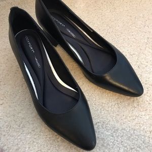 Rockport black pump